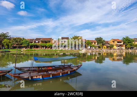 Paysage de la rive de la ville antique de Hoi an, un site du patrimoine de l'unesco au Vietnam Banque D'Images