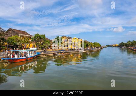 Paysage de la rive de la ville antique de Hoi an, un site du patrimoine de l'unesco au Vietnam Banque D'Images