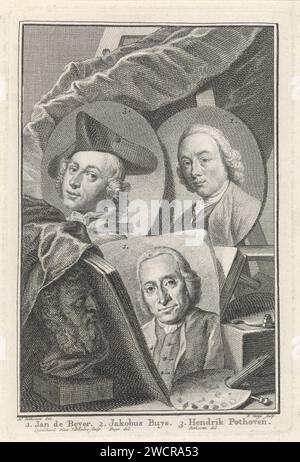 Portraits de Jan de Beijer, Jacobus Buys et Hendrik Pothoven, Pieter Tanjé, d'après Hendrik Pothoven, d'après Vinkeles, d'après Jacobus Buys, 1751 impression de trois portraits numérotés des peintres Jan de Beijer, Jacobus Buys et Hendrik Pothoven. A gauche une tête d'homme sculptée. En bas à droite une palette et des pinceaux. Amsterdam papier gravure / gravure portrait, autoportrait de l'artiste. outils, instruments de peintre Banque D'Images