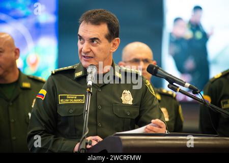 Bogota, Colombie. 16 janvier 2024. Le directeur général de la police colombienne William Rene Salamanca s'exprime lors d'une conférence de presse à Bogota, en Colombie, le 16 janvier 2024, annonçant la capture au Mexique et la déportation en Colombie de Nelson Enrique Reatiga Bautista, également connu sous le nom de "Poporro", qui a été capturé pour trafic de drogue à Cancun au Mexique. Photo : CHEPA Beltran/long Visual Press crédit : long Visual Press/Alamy Live News Banque D'Images