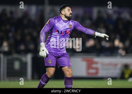 Eastleigh, Royaume-Uni. 16 janvier 2024. Le gardien de but du comté de Newport Nick Townsend (1) en gestes d'action lors du match de rediffusion du 3e tour Eastleigh FC contre Newport County FC Emirates FA Cup au Silverlake Stadium, Eastleigh, Angleterre, Royaume-Uni le 16 janvier 2024 Credit : Every second Media/Alamy Live News Banque D'Images