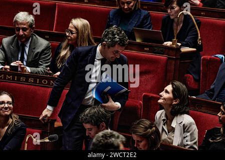 Paris, France. 04 septembre 2021. Antonin Burat/le Pictorium - séance de questions au gouvernement du 16 janvier 2024 à l'Assemblée nationale française - 04/09/2021 - France/Paris - Ministre de l'intérieur Gerald Darmanin et Ministre de l'éducation, de la Jeunesse, sports et Jeux Olympiques et Paralympiques Amelie Oudea-Castera lors de la séance de questions au gouvernement du 16 janvier 2024, à l'Assemblée nationale française. Crédit : LE PICTORIUM/Alamy Live News Banque D'Images