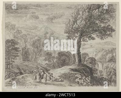 Jozef aide Maria van de Izel, Herman van Swanevelt, 1623 - 1655 print dans un paysage montagneux avec des fêtes dans les arbres, Joseph aide Maria van de Izel, tandis qu'un ange tient la tête de l'âne. Derrière l'âne, un deuxième ange prend soin de Christ, enveloppé dans un tissu sur le sol. La gravure de papier repose sur le vol en Egypte Banque D'Images