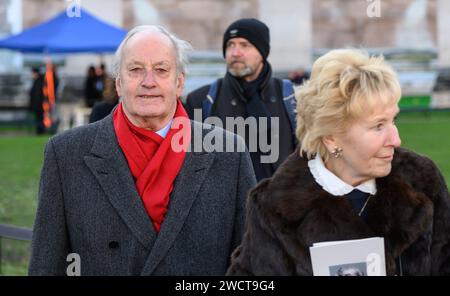 L'ancien député Neil Hamilton et son épouse Christine quittent le service commémoratif de Betty Boothroyd, ancienne présidente de la Chambre des communes, à St Margare Banque D'Images