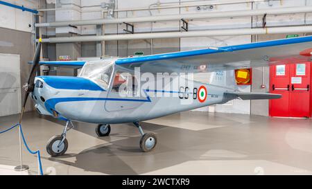 Avion vintage en exposition au Musée de l'aviation italienne Banque D'Images