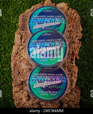 Mansfield, Nottingham, Royaume-Uni, 17 janvier 2024 : image de produit de studio de bobines de tresse de distance cinétique Gardner. Banque D'Images