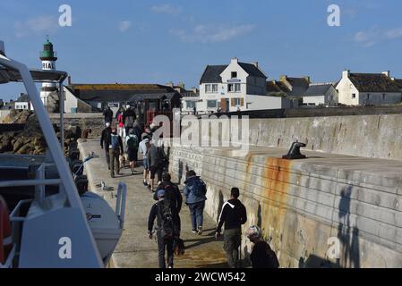 Men Brial Landing stage, Phare de Men Brial, Ile-de-sein, Finistère, Bretagne, France, Europe Banque D'Images