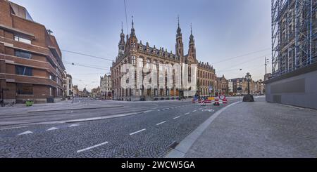 Vue du centre commercial Magna Plaza à Amsterdam pendant la journée de l'été 2023 Banque D'Images