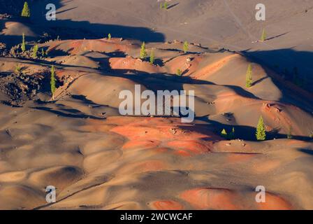 La coulée de lave de fantastique, cône de cendres volcaniques Lassen National Park, Californie Banque D'Images