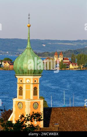 Allemagne, Bade Wurtemberg, Lac de Constance (Bodensee), vue sur l'église Allensbach et le lac de Constance, l'île Reichenau et St Pierre avec l'église St Paul à l'arrière classé au patrimoine mondial de l'UNESCO Banque D'Images