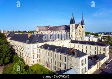 France, Marne, Reims, Basilique et musée St Remi, classés au patrimoine mondial de l'UNESCO (vue aérienne) Banque D'Images