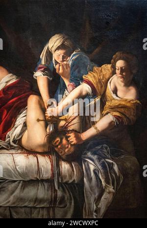 Italie, Toscane, Florence, Galleria degli Uffizi, Judith Slaying Holophernes, peinture de l'artiste baroque Artemisia Gentileschi Banque D'Images