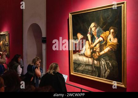 Italie, Toscane, Florence, Galleria degli Uffizi, Judith Slaying Holophernes, peinture de l'artiste baroque Artemisia Gentileschi Banque D'Images