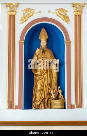 France, Meurthe et Moselle, Dommarie Eulmont, église de la Nativité de la Vierge, statue de saint Nicolas avec les trois enfants Banque D'Images