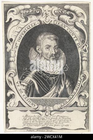 Portrait de Johann Tserclaes, comte de Tilly, Louis Spirinx, 1606 - 1669 tirage Portrait de Johann Tserclaes, comte de Tilly, commandant dans la guerre de trente ans. Le portrait ovale est pris dans un cadre ornemental avec un texte de six lignes en français sur le cartouche. Gravure sur papier France Banque D'Images