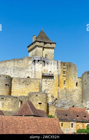 France, Dordogne, vallée de la Dordogne, périgord Noir, castelnaud la Chapelle labellisée les plus Beaux villages de France, le château du 13e siècle et le village Banque D'Images