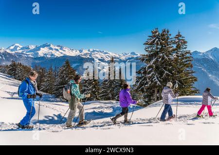 France, Auvergne-Rhône-Alpes, Savoie (département 73), Hauteluce, station de sports d'hiver les saisies, randonnée en raquettes Banque D'Images