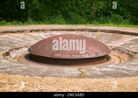 France, Moselle, Veckring, le Grand ouvrage A19 Hackenberg, fortification partie de la ligne Maginot, tourelle du Bloc 9 en position éclipsée Banque D'Images