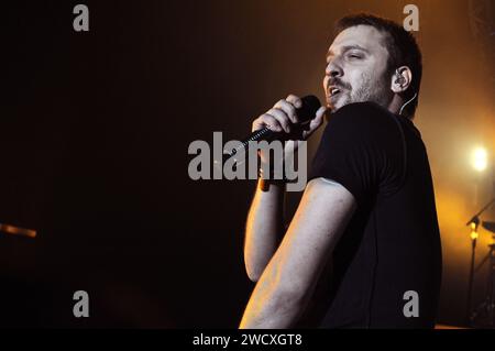 Milan Italie 2008-12-02, Cesare Cremonini, chanteur italien, lors du concert live à l'Alcatraz Banque D'Images