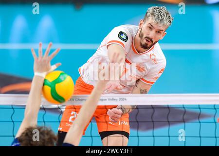 Jastrzebie Zdroj, Pologne. 17 janvier 2024. Tomasz Fornal lors du match de la Ligue des champions de volleyball masculin CEV entre Jastrzebski Wegiel et SVG Luneburg le 17 janvier 2024 à Jastrzebie-Zdroj, Pologne. (Photo de PressFocus/Sipa USA) crédit : SIPA USA/Alamy Live News Banque D'Images