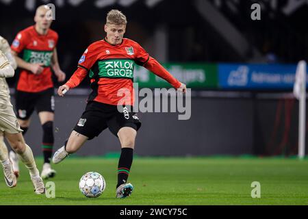 Nijmegen, pays-Bas. 17 janvier 2024. NIJMEGEN, PAYS-BAS - 17 JANVIER : Magnus Mattsson de NEC court avec le ballon lors du match de la Toto KNVB Cup entre NEC Nijmegen et Go Ahead Eagles au Goffertstadion le 17 janvier 2024 à Nijmegen, pays-Bas. (Photo Broer van den Boom/Orange Pictures) crédit : dpa/Alamy Live News Banque D'Images