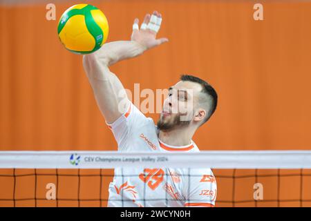 Jastrzebie Zdroj, Pologne. 17 janvier 2024. Norbert Huber lors du match de la Ligue des champions de volleyball masculin CEV entre Jastrzebski Wegiel et SVG Luneburg le 17 janvier 2024 à Jastrzebie-Zdroj, Pologne. (Photo de PressFocus/Sipa USA) crédit : SIPA USA/Alamy Live News Banque D'Images