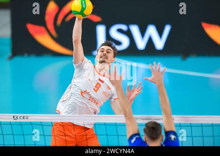 Jastrzebie Zdroj, Pologne. 17 janvier 2024. Jean Patry lors du match de la Ligue des champions de volleyball masculin CEV entre Jastrzebski Wegiel et SVG Luneburg le 17 janvier 2024 à Jastrzebie-Zdroj, Pologne. (Photo de PressFocus/Sipa USA) crédit : SIPA USA/Alamy Live News Banque D'Images