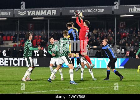 ALMERE - Siemen Voet de Fortuna Sittard, Stije Resink d'Almere City FC, gardien de but d'Almere City FC Nordin Bakker, gardien de but de Fortuna Sittard Michael Verrips lors du match de la Toto KNVB Cup entre Almere City FC et Fortuna Sittard au stade Almere City FC le 17 janvier 2024 à Almere, pays-Bas. ANP GERRIT VAN COLOGNE Banque D'Images