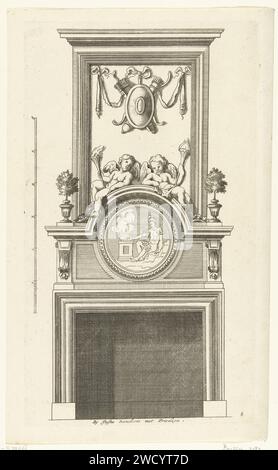 Onderboezem, Cornelis Danckerts (I), d'après Pierre Bullet, v. 1675 - v. 1686 print la corniche du frison au-dessus de la tablette est interrompue par un médaillon rond avec une scène sacrificielle. Au-dessus de cela se trouvent deux putti avec une torche brûlante. Imprimeur : pays-Bas (possiblement)après conception par : France (possiblement)imprimeur : Amsterdampublisher : Amsterdam paper graving cheminée-piece, cheminée-piece Banque D'Images