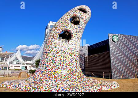 La célèbre sculpture Bell of Hortensia, située dans le parc Meriken dans la région du port de Kobe, Kobe, préfecture de Hyogo, Japon. Banque D'Images