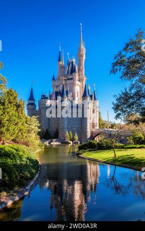 Château de Cendrillon dans Walt Disney World Magic Kingdom à Orlando, Floride Banque D'Images