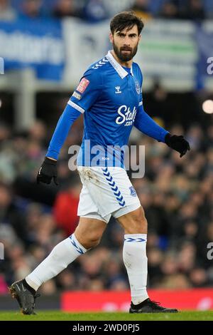 Liverpool, Royaume-Uni. 17 janvier 2024. André Gomes d'Everton lors du match de Replay du troisième tour de la coupe Emirates FA Everton vs Crystal Palace au Goodison Park, Liverpool, Royaume-Uni, le 17 janvier 2024 (photo Steve Flynn/News Images) crédit : News Images LTD/Alamy Live News Banque D'Images