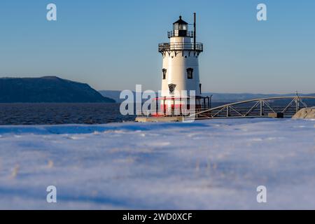 Feu de Tarrytown, alias feu de Kingsland point et feu de Sleepy Hollow, village de Sleepy Hollow, NY, photo d'hiver du phare historique, Hudson River Banque D'Images