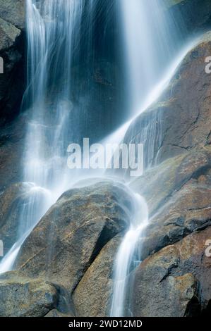 Grizzly Falls, Kings Wild and Scenic River, Kings Canyon National Scenic Byway, Sequoia National Monument, Californie Banque D'Images