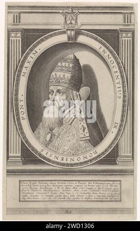 Portrait du pape Innocent IX, Friedrich van Hulsen, 1590 - 1665 tirage Portrait du pape Innocent IX vêtu de la robe papale, la tête ornée de la tiare papale. Buste vers la gauche dans une liste ovale de bord. Son arme papale est représentée au milieu. Sept règles de texte en latin sous le portrait. Gravure sur papier Allemagne Banque D'Images