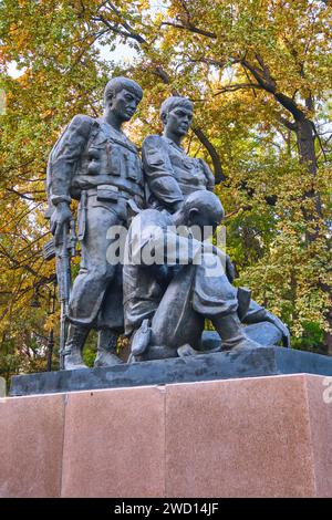 Un mémorial militaire des forces armées pour les morts, les soldats tués dans les conflits modernes, y compris en Afghanistan. Au parc Panfilov à Almaty, Kazakhstan. Banque D'Images