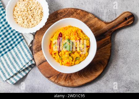 Délicieux super nourriture 'Oats Khichdi'. Cuisine indienne. Banque D'Images