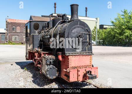 Locomotive à vapeur Lok-1 dans le musée industriel de Hattingen, dans la forge désaffectée Henrichshuette. Locomotive a été construite en 1874. Banque D'Images