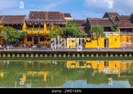 Paysage de la rive de la ville antique de Hoi an, un site du patrimoine de l'unesco au Vietnam Banque D'Images