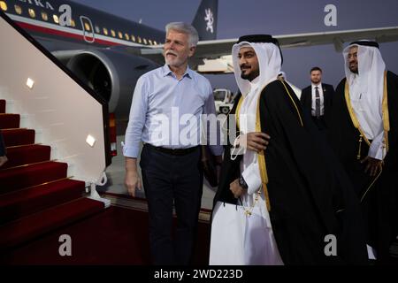 Doha, Qatar. 17 janvier 2024. Le président tchèque Petr Pavel, parti, avant son départ du Qatar, Doha, le 17 janvier 2024. Crédit : Michaela Rihova/CTK photo/Alamy Live News Banque D'Images