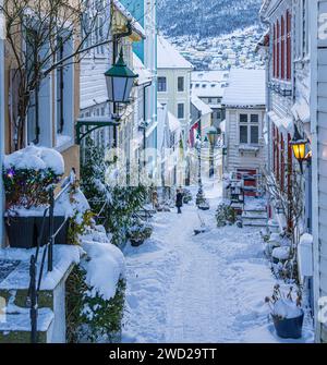 Nordnes à Bergen, Norvège, après une forte chute de neige Banque D'Images