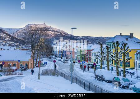 Nordnes à Bergen, Norvège, après une forte chute de neige Banque D'Images