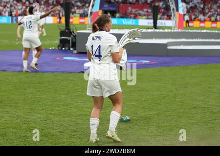 Fran Kirby avec trophée UEFA Women's Euro final 2022 Angleterre contre Allemagne au stade de Wembley, Londres 31 juillet 2022 Banque D'Images