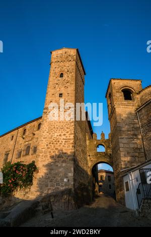 Puerta de Santiago à Trujillo, Estrémadure, Espagne Banque D'Images