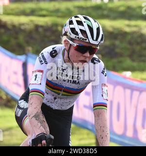 Championne du monde élite féminine en titre de cyclo cross FEM van Empel des pays-Bas Banque D'Images