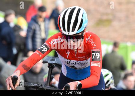 Marie Schreiber est un cycliste professionnel de Luxembourg. Dans le cyclo-cross féminin, elle est considérée comme un grand nouvel espoir au plus haut niveau. Banque D'Images