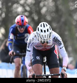 Ceylin del Carmen Alvarado est une cycliste néerlandaise d'origine dominicaine, qui concourt actuellement en cyclo-cross pour l'UCI Cyclo-cross Team Alpecin-Deceuninck Banque D'Images