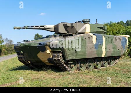 Véhicule de combat d'infanterie Hongrois Lynx (IFV) avec mitrailleuse de 30 mm Banque D'Images