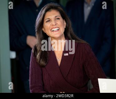 Candidat républicain à la présidence, ancien ambassadeur de l'ONU et ancien gouverneur de Caroline du Sud Nikki Haley, faisant campagne pour la primaire du New Hampshire à Exeter, New Hampshire Town Hall le 20 février 2023. Haley fait campagne avec le général Don Buldick. (Rick Friedman) Banque D'Images