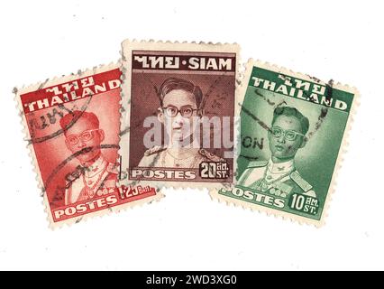 Timbres-poste vintage de Thaïlande isolés sur fond blanc. Banque D'Images